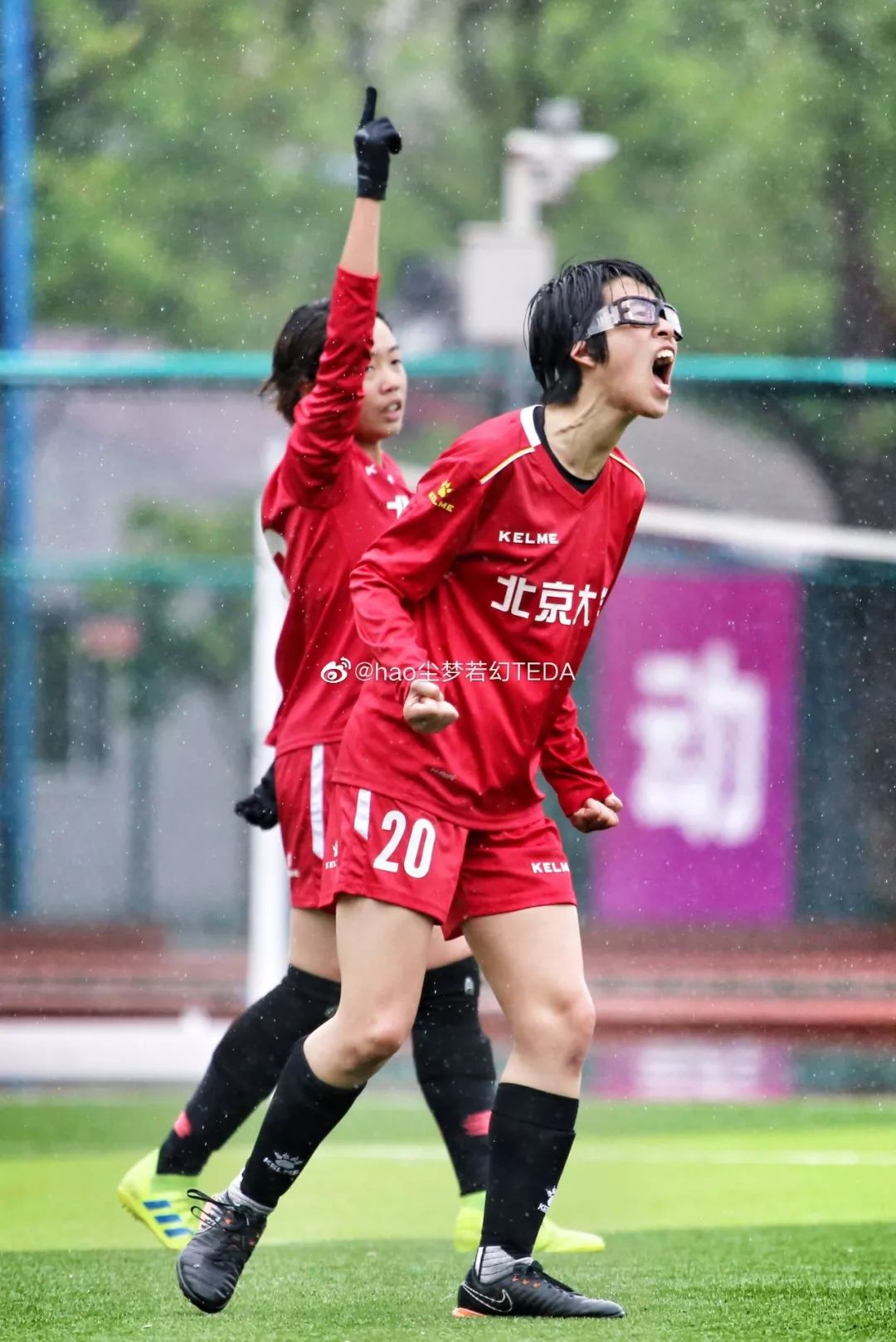 里程碑夜达拉斯独行侠迎来里程碑；荷甲集结日刷纪录；引发热议；身体对抗强度拉满(达拉斯独行侠微博)